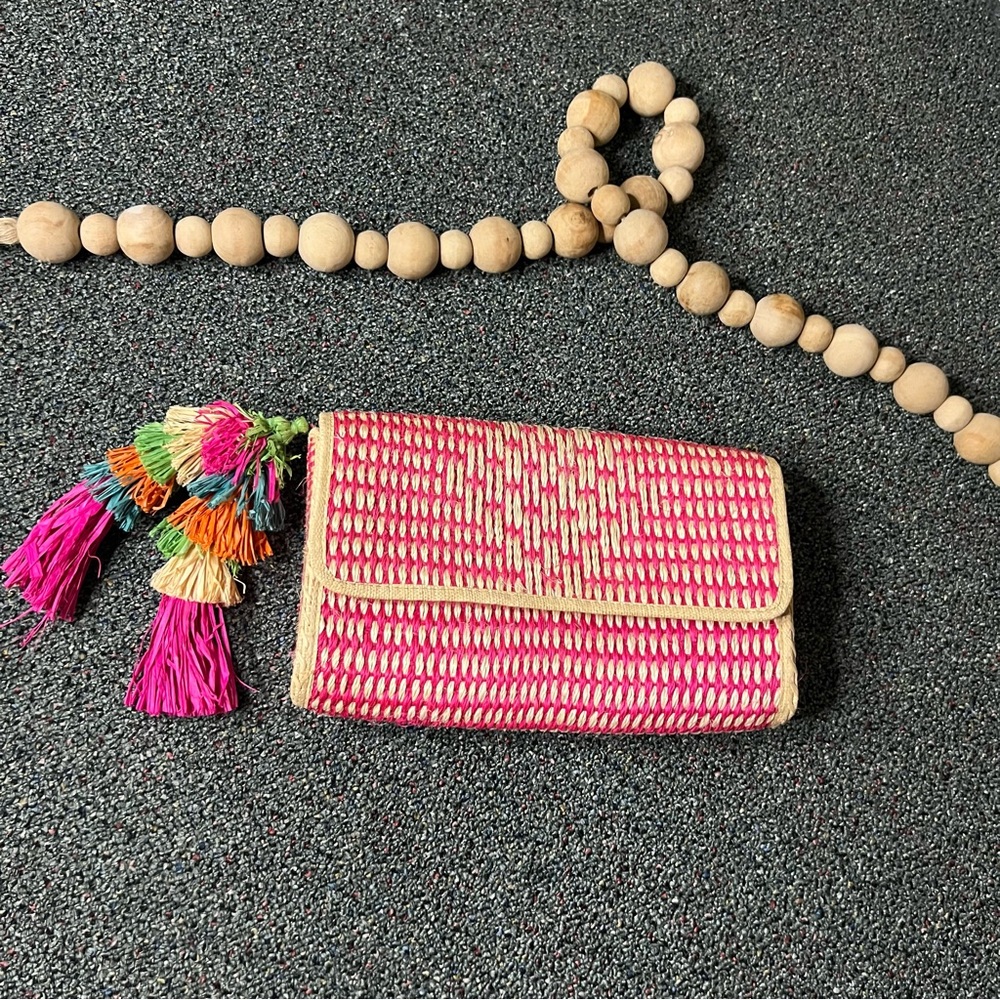 MAR Y SOL Pink & Tan Colorful Pattern Woven Natural Raffia Clutch Bag Accessory